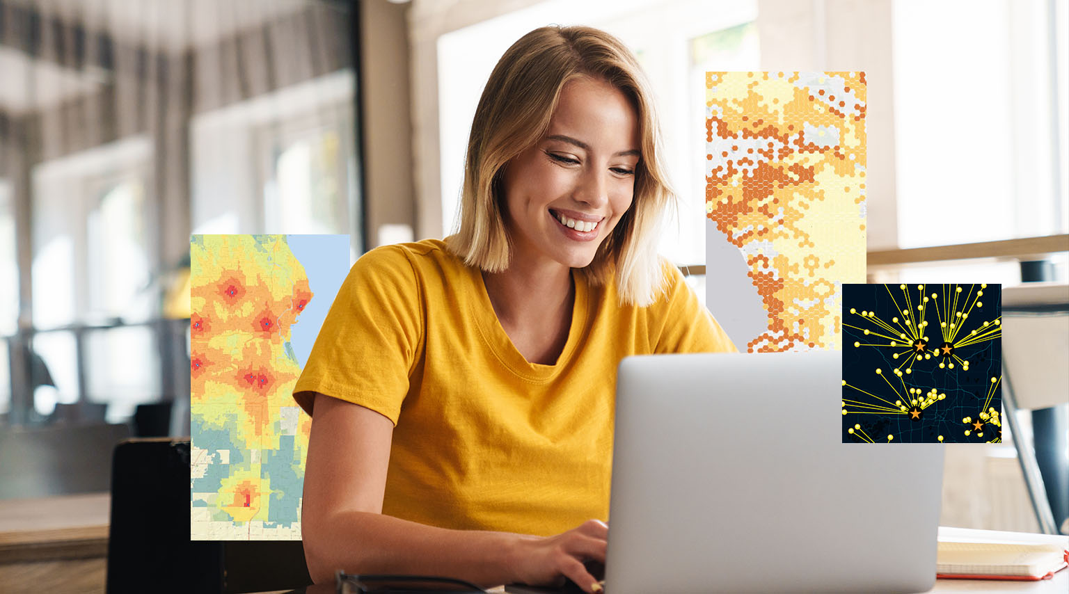Uśmiechająca się kobieta patrzy na laptop; na zdjęcie nałożone są obrazy map